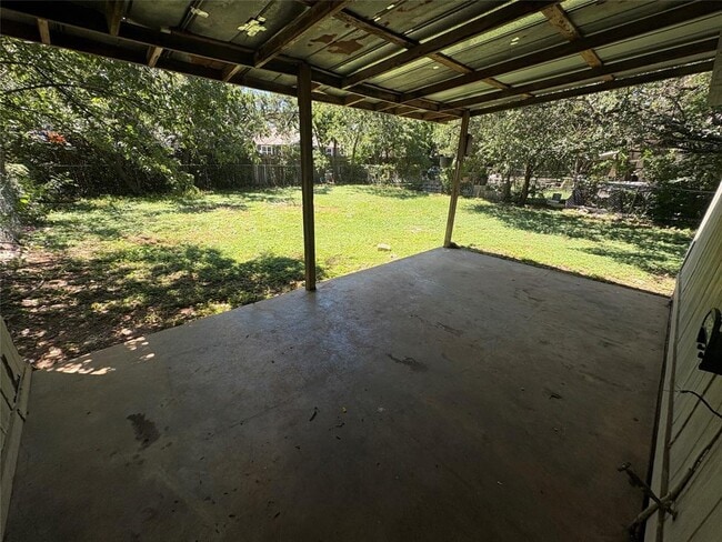 Building Photo - 704 Osage Dr