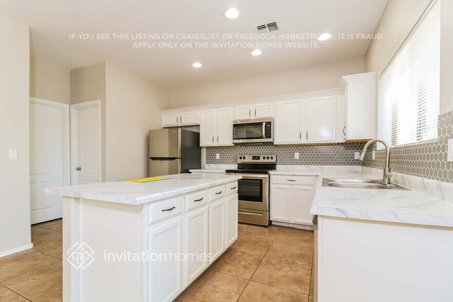 Building Photo - 2437 W Spencer Run