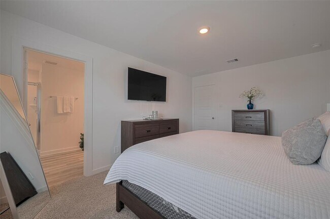 Building Photo - 3113 Crown Gate Dr