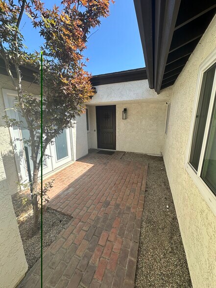 Building Photo - 4176 Minnecota Dr