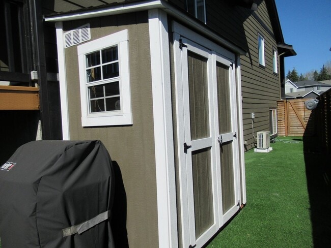 Building Photo - Light and Bright 3 bedroom, 1.5 bath home in Tehaleh