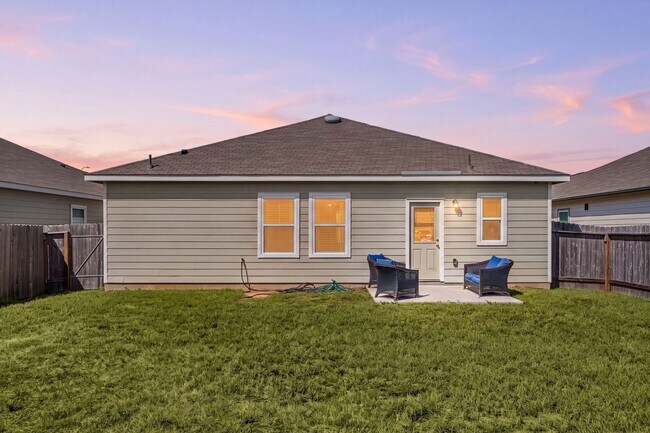 Building Photo - 1073 Water Oak Ln