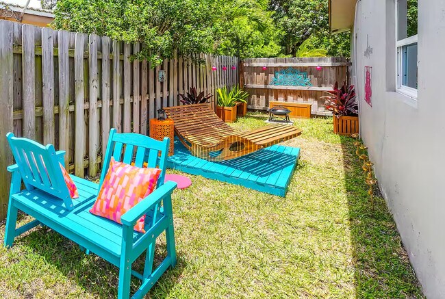 Building Photo - 4740 NE 18th Ave