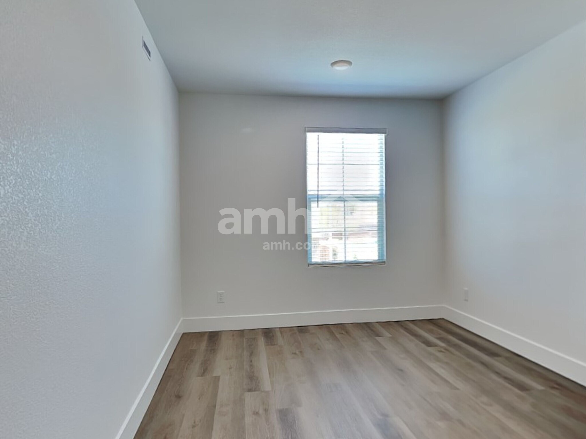 Building Photo - 11123 Magallanes St