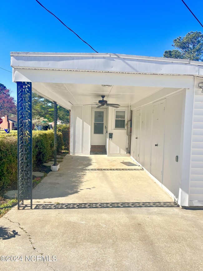 Building Photo - 2619 Crockett Dr