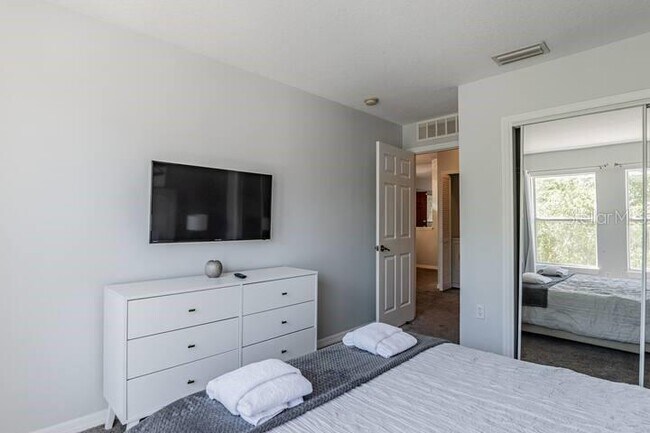 Building Photo - 2788 Club Cortile Cir