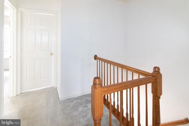 Building Photo - 104 Stingray Ct