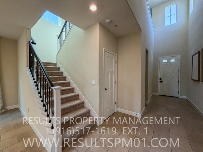 Building Photo - Must See! Lovely Former Model Smart Home 4 Bed 3 Bath