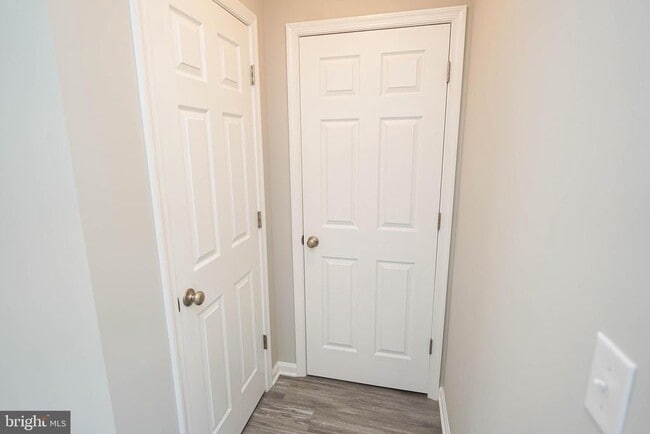 Building Photo - 2005 S Old Mill Dr