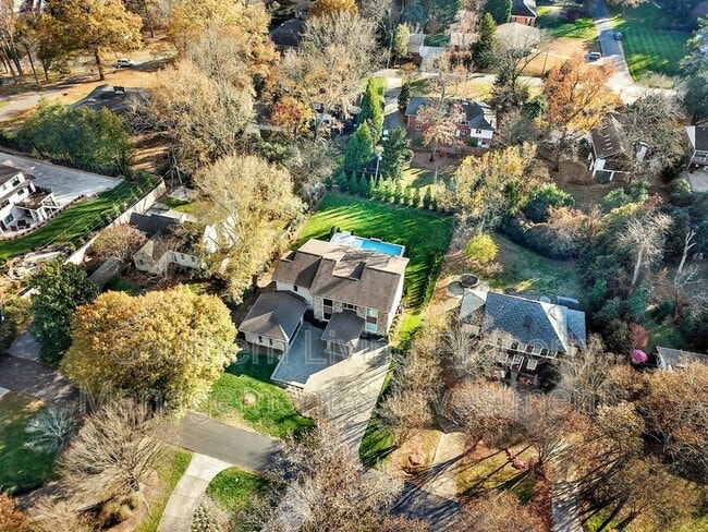 Building Photo - 2011 Sharon Ave