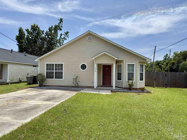Primary Photo - 213 Valdosta Ave