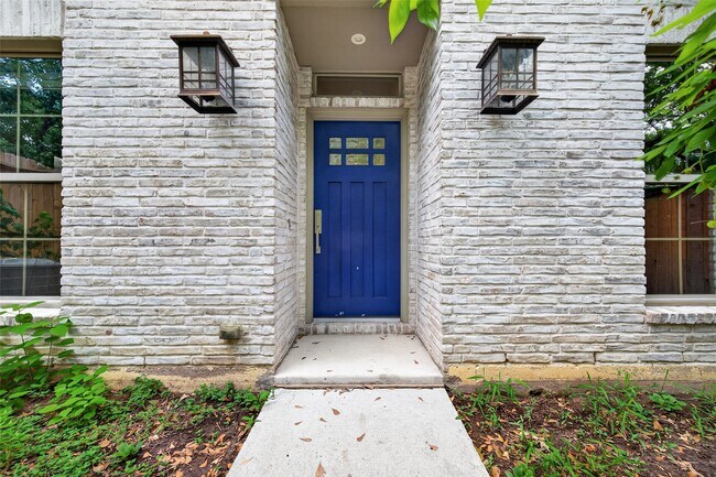 Building Photo - 6441 Kirby Dr