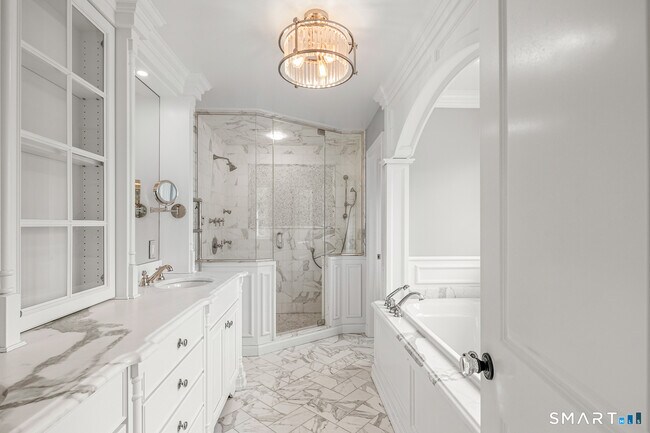 Building Photo - 93 Mansfield Ave