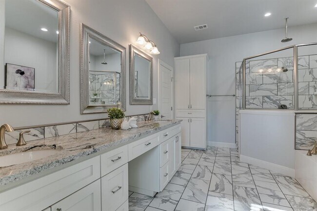 Building Photo - 21003 Twisting Trail