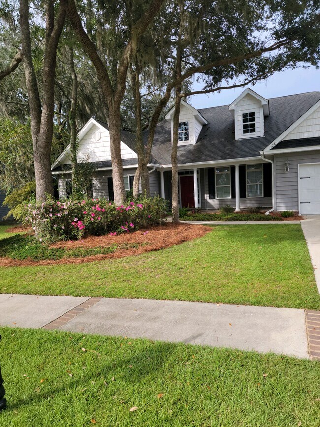 Building Photo - 128 Mosswood Dr