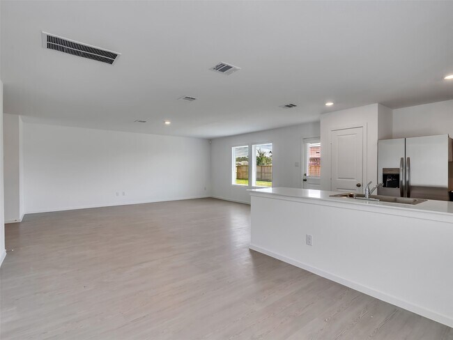 Building Photo - 921 Capracotta Dr