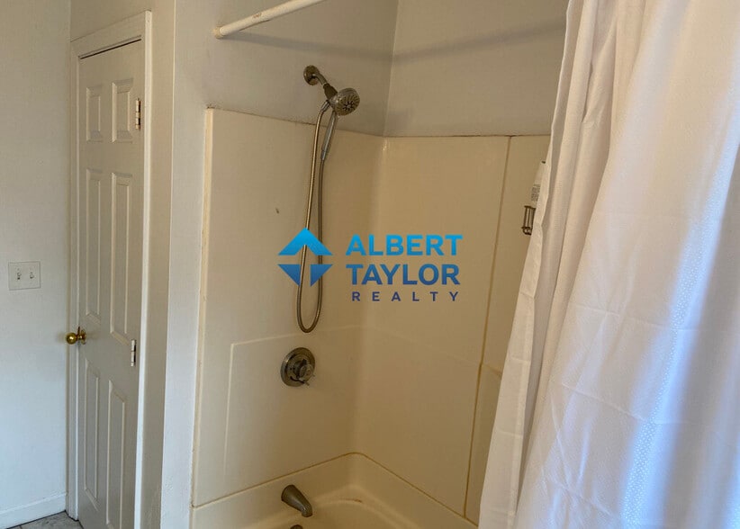 Building Photo - 14 Wigglesworth St