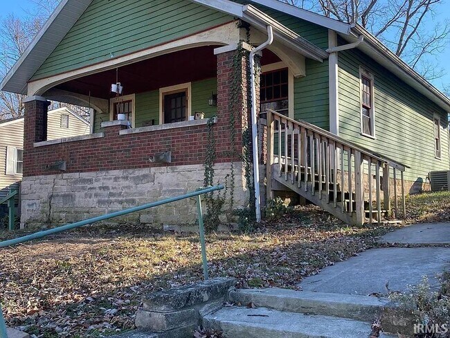 Primary Photo - 313 W 14th St