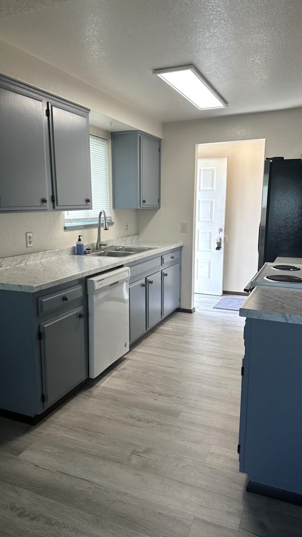 Building Photo - Cozy Three Bedroom Home