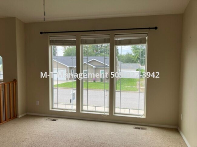 Building Photo - Valley 4 br/3 bath house in Flora Springs ...