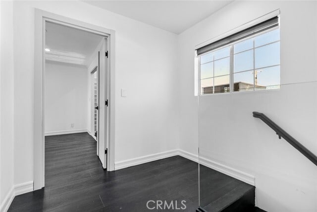 Building Photo - 11001 Collett Ave