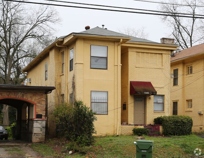 Building Photo - 588 NE Parkway Dr