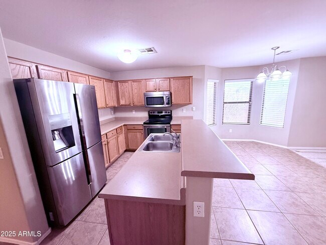 Building Photo - 29152 N Red Finch Dr