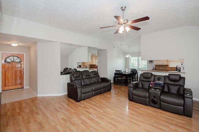 Building Photo - 2905 Hamm Rd