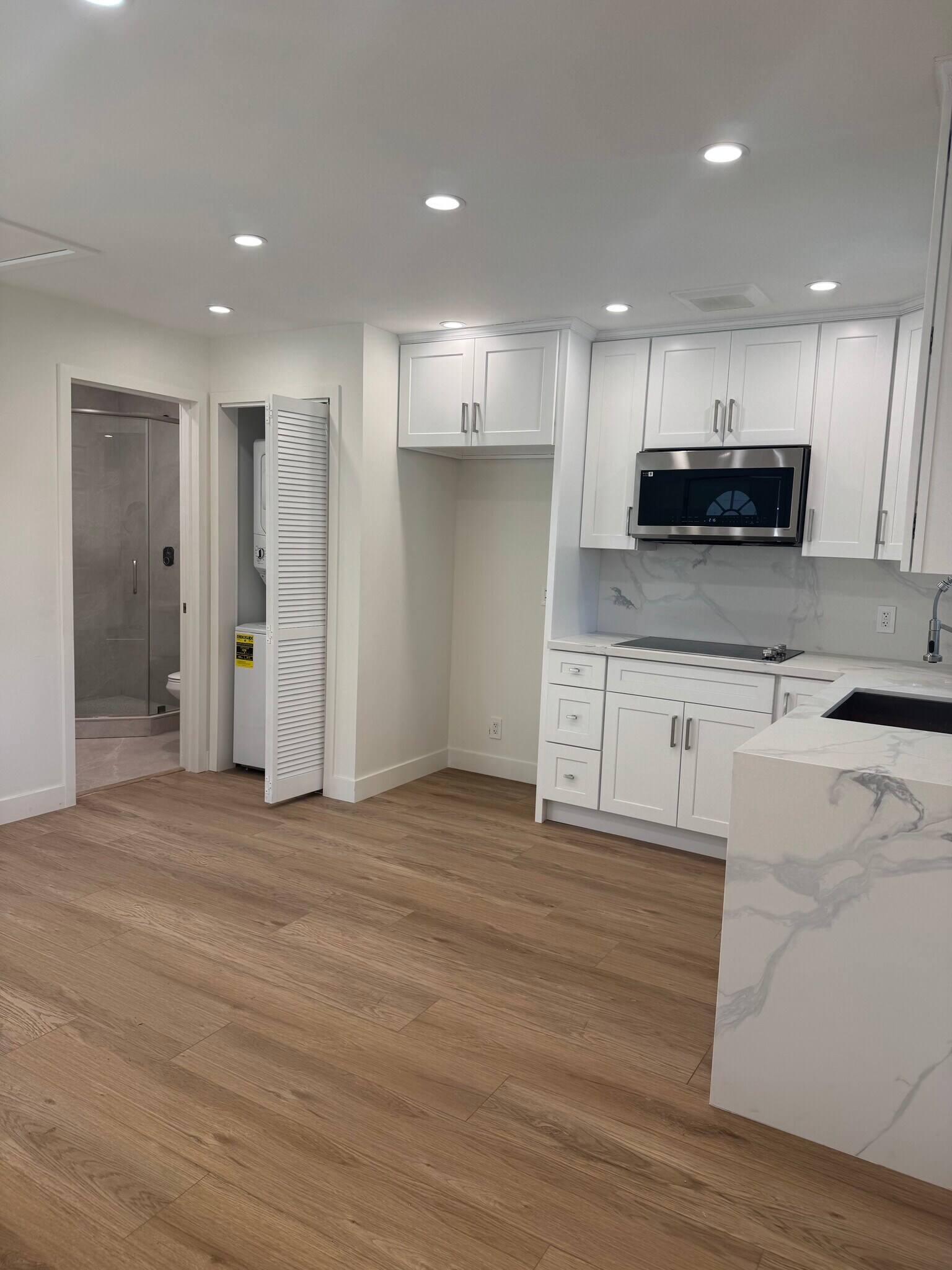 Building Photo - 9809 Creemore Dr