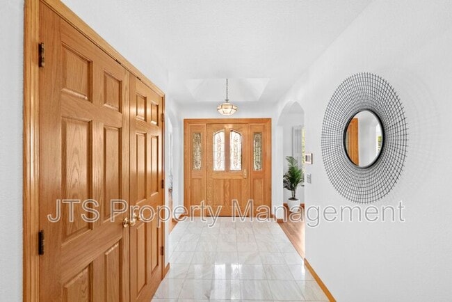 Building Photo - 7723 River Landing Dr