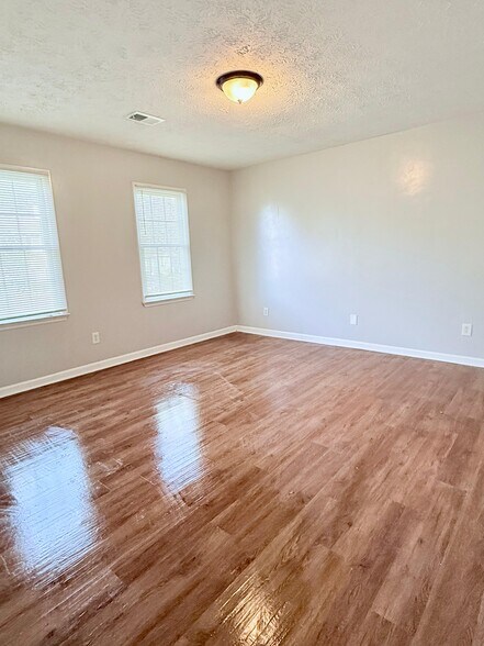 Building Photo - 280 Timber Creek Ln SW