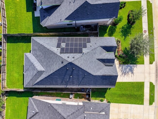 Building Photo - 3439 Cres Vista Dr