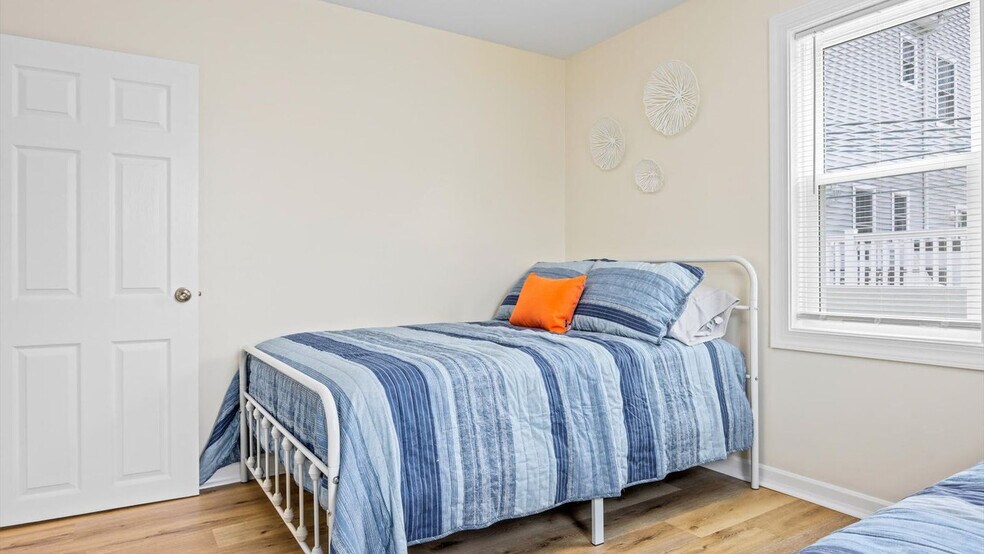 Building Photo - 124 W Heather Rd