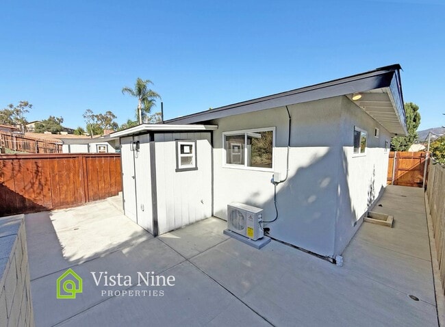 Building Photo - 665-669 Townsite Drive - 667 Townsite Dr