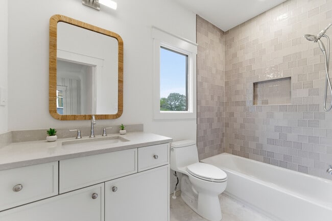 Building Photo - 205 Whitefoord Ave NE