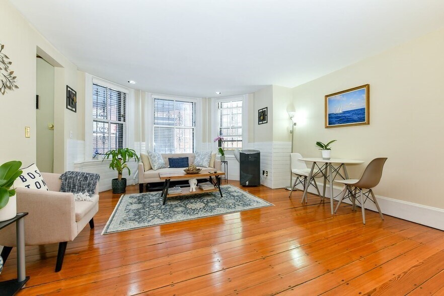 Building Photo - 43 Beacon St