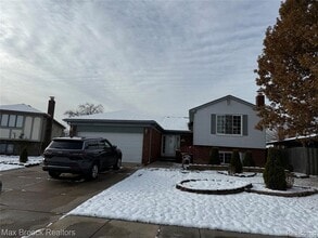 Building Photo - 38527 Claremont Dr