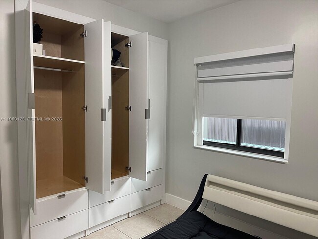 Building Photo - 14554 SW 161st Ct