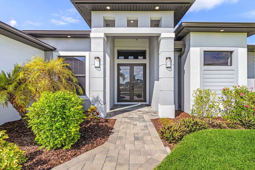 Building Photo - 2300 NW 23rd Ave