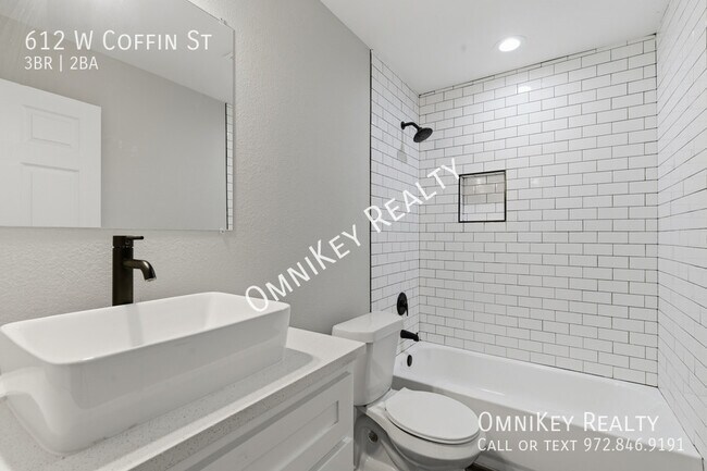 Building Photo - 612-622 W Coffin St