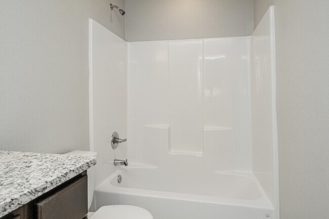 Building Photo - 623 Hollyhock Dr