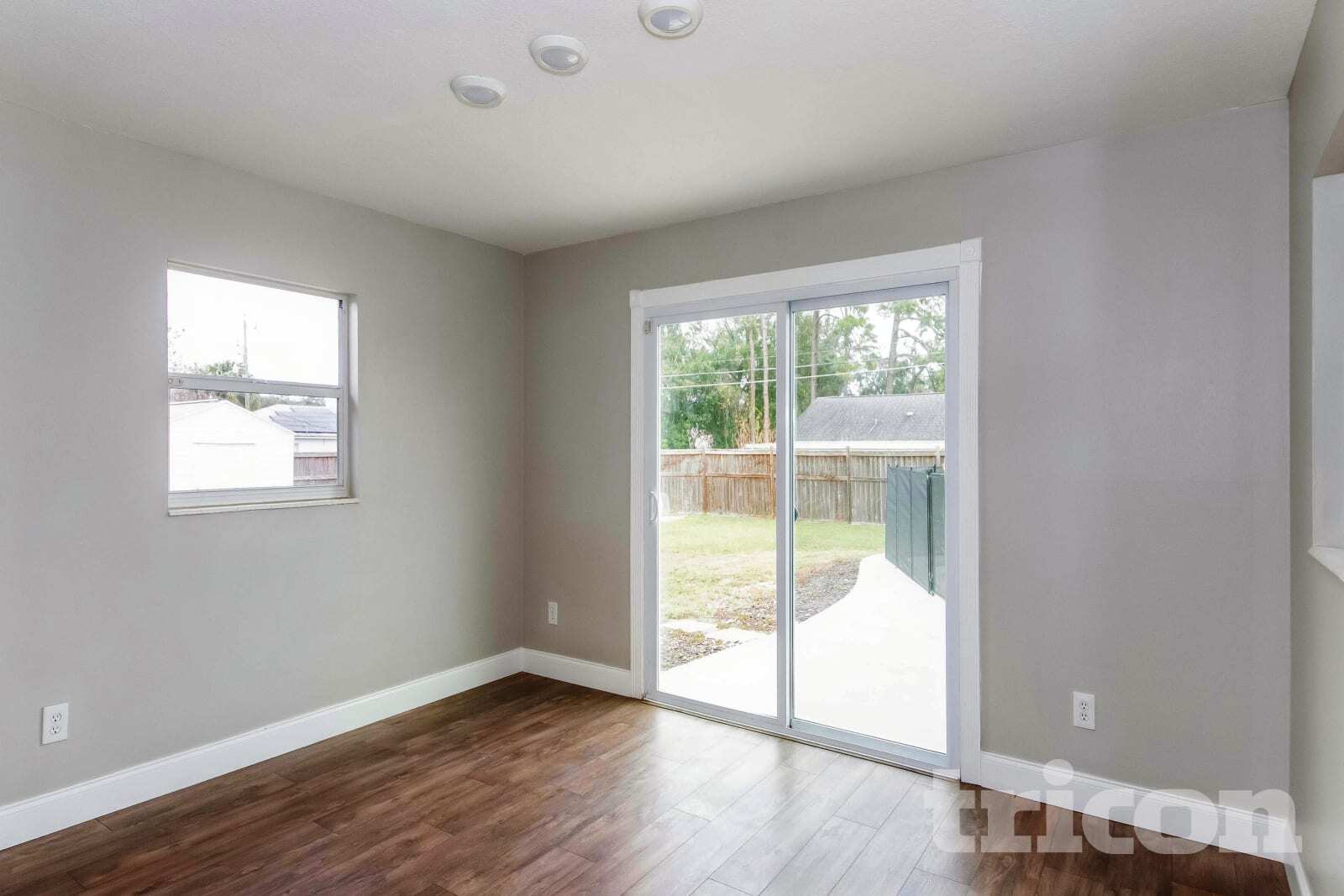 Building Photo - 2129 Willow Oak Dr