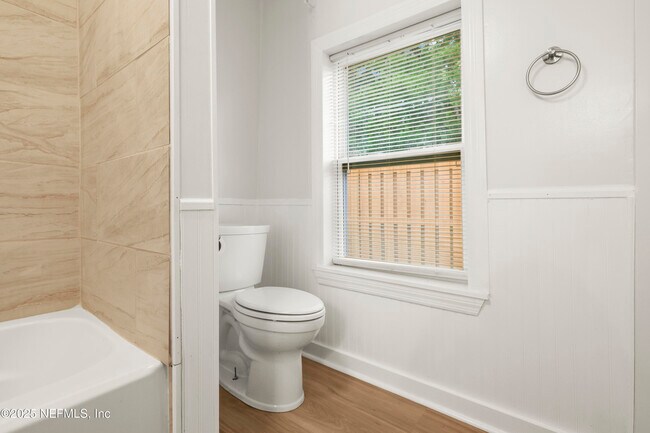 Building Photo - 269 W King St