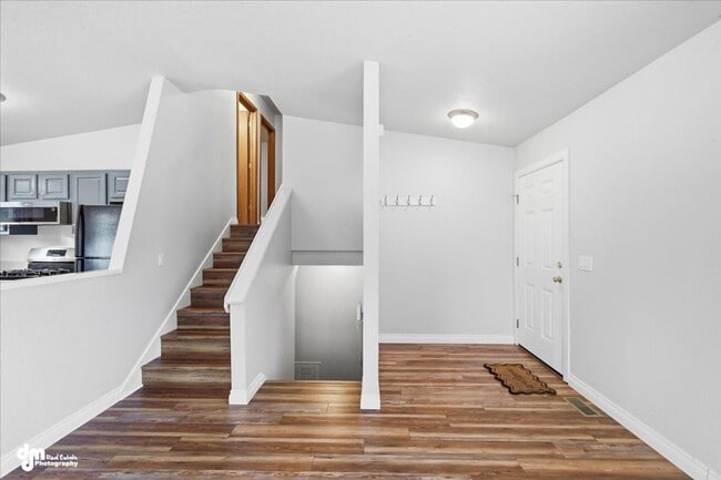 Building Photo - Recently Updated 2BR + Office / 1BA Home Near Seldon Road