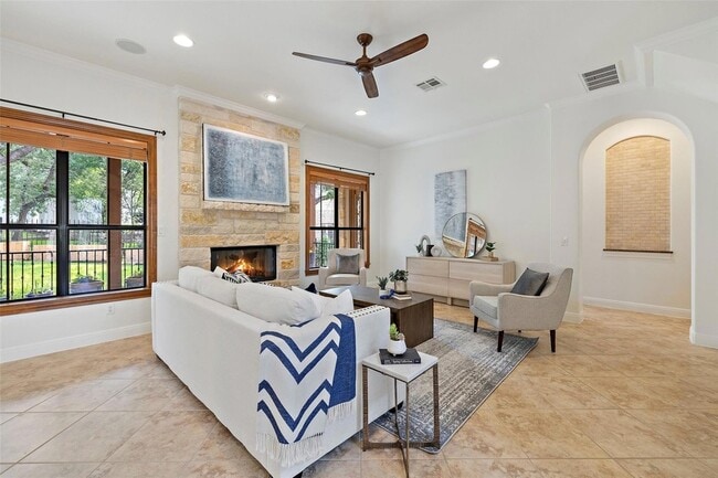 Building Photo - 41 Tiburon Dr