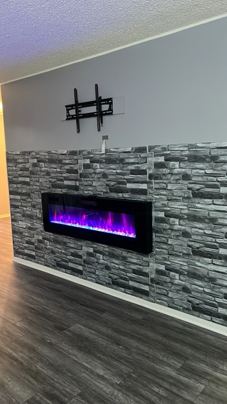 Building Photo - 2300 Pimmit Dr