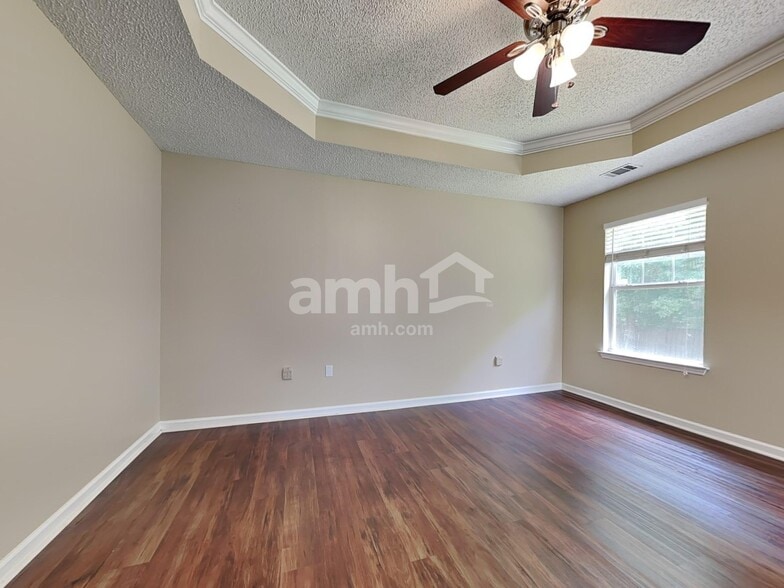 Building Photo - 28 Blue Lake St