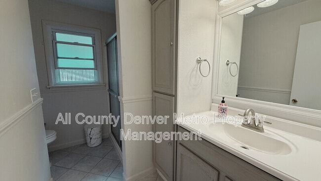 Building Photo - 273 S 13th Ave