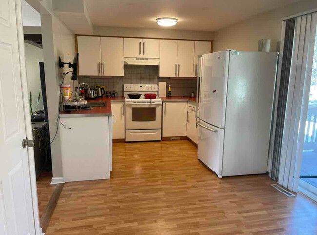 Building Photo - 205 Serendipity Dr