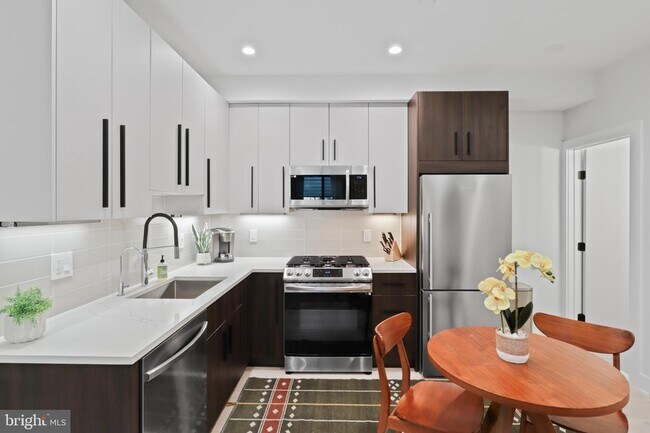 Building Photo - 3933 14th St NW